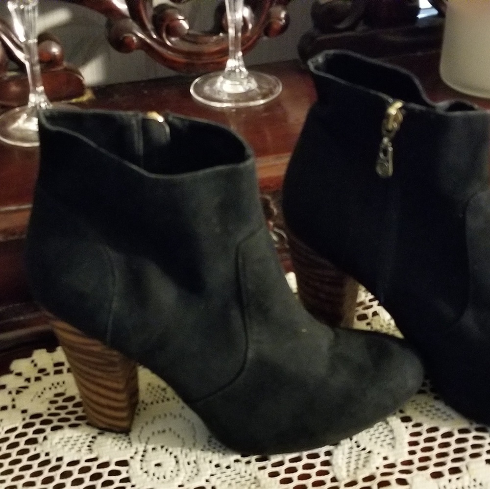 (Guess) Ladies ankle boots